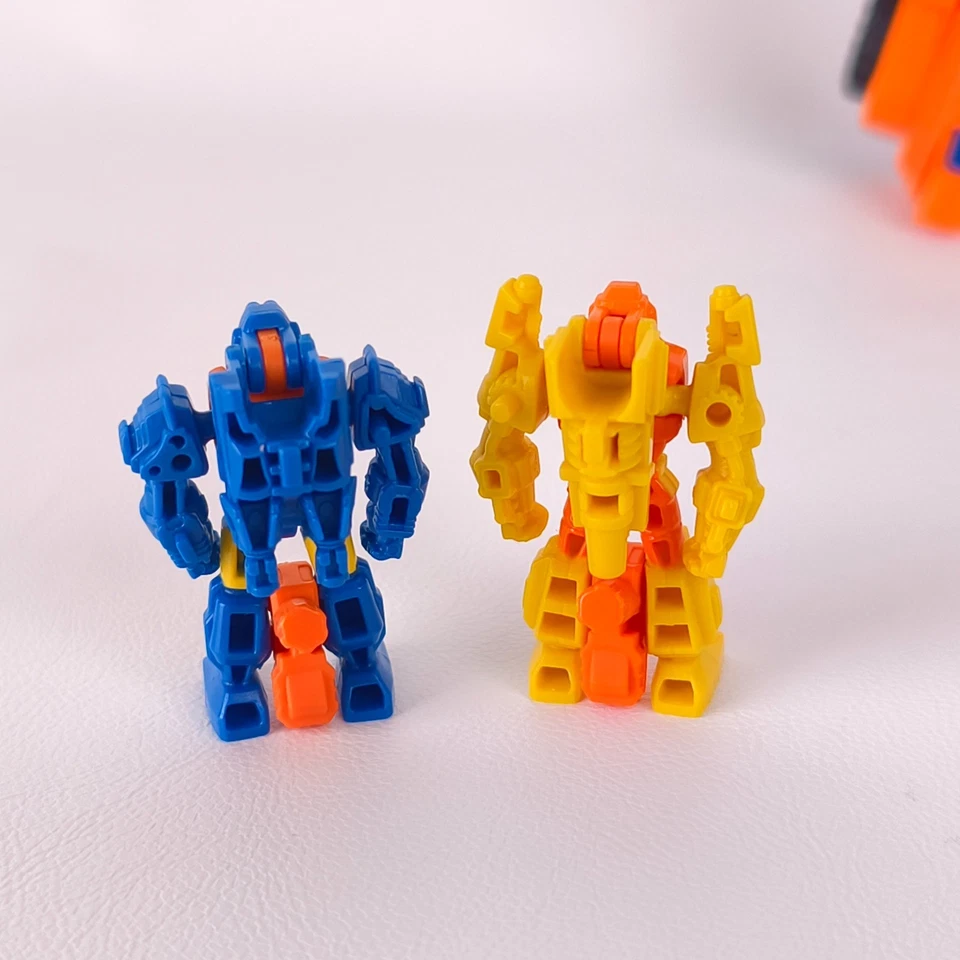 Transformers Autobot Scoop Complete Generations Deluxe Class Holepunch Caliburst - Image 2 of 4