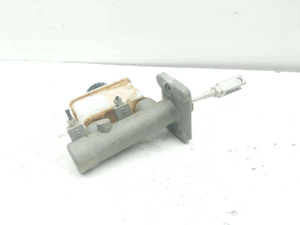 17 Club Car Carryall 1700 Brake Master Cylinder - Image 3 of 4