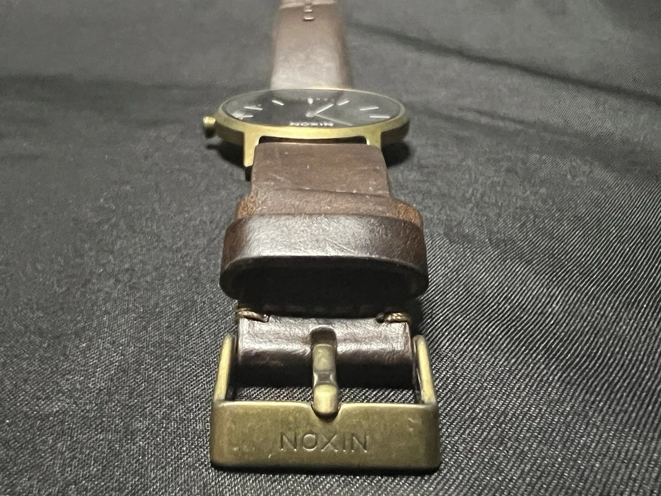 Reloj NIXON "Bring It" The Porter para hombre esfera negra - caja de bronce - cuero marrón Foto 4 de 4