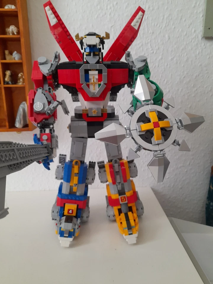 LEGO Ideas 21311 Voltron, photo 1 of 5