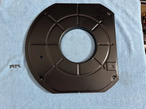 Technics SL-1600 Vintage Turntable parts Original  The cover beneath the platter