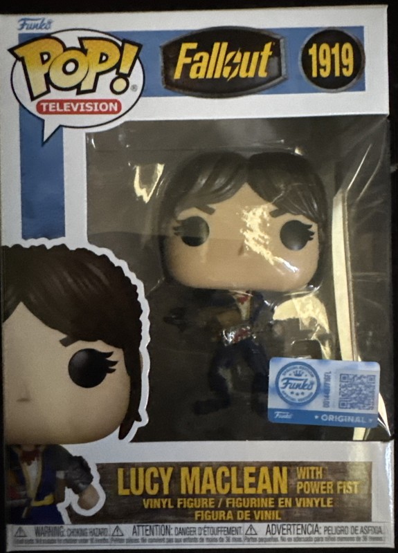 Funko POP! Fallout Lucy MacLean with Power Fist Funko Exclusive #1919