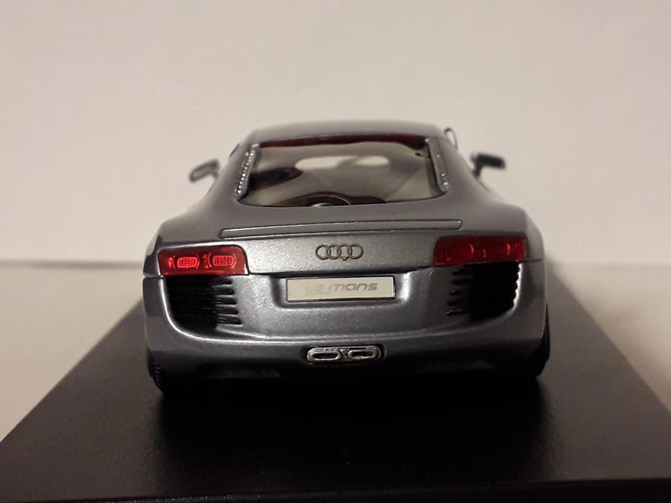looksmart audi r8 le mans silver/blu modello in resina 1:43 - Immagine 4 di 4