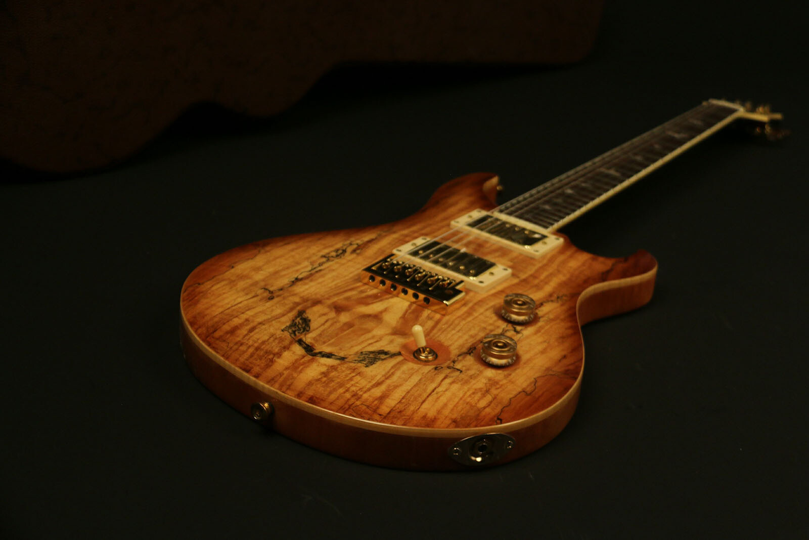 ZUWEI Gift 5A Grade Spalted Maple Top High Quality 6 Strings Electric