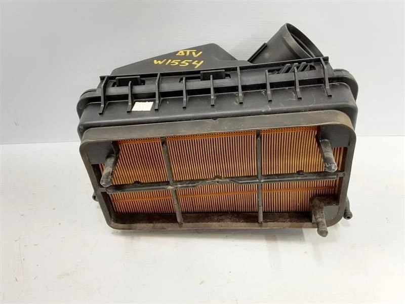 2015 - 2017 CHRYSLER 200 Air Cleaner Box OEM - Изображение 4 из 4