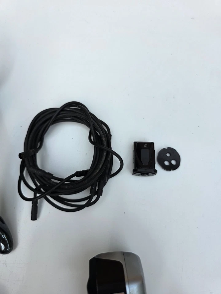 Shimano Dura Ace R9070 Di2 Groupset, Rim Brake, Ceramic Speed, Good Condition! - Image 2 of 4