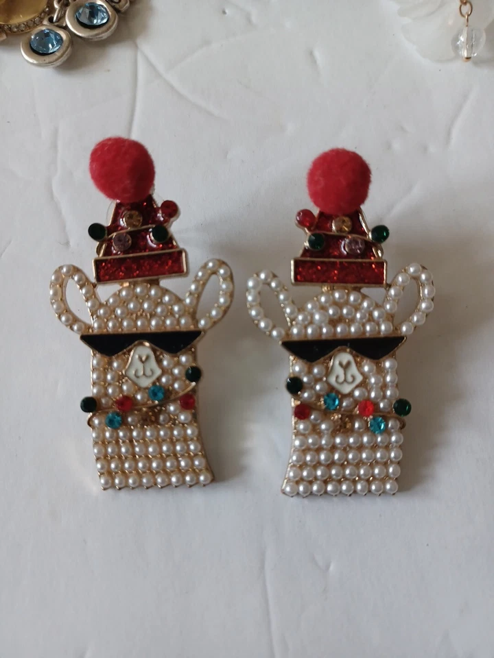 PENDIENTES COLGANTES BETSEY JOHNSON ESTRÁS PERLA ESMALTE TONO ORO ALPACA Foto 3 de 4