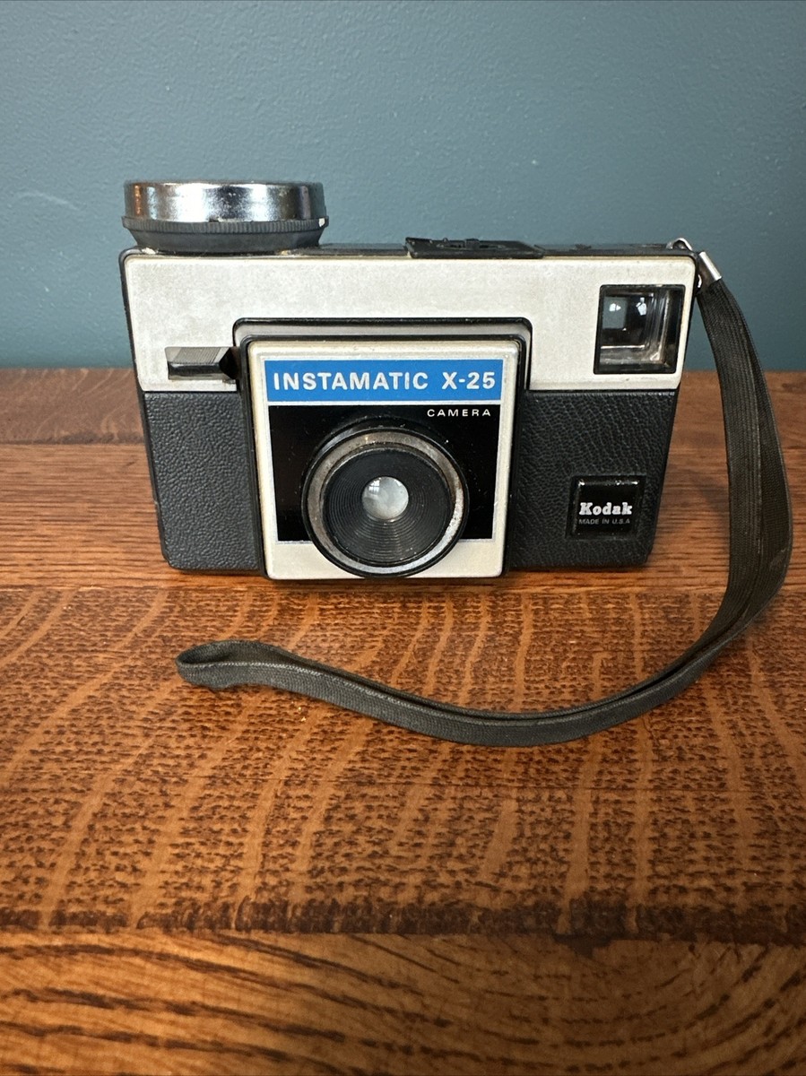 VINTAGE KODAK INSTAMATIC X-25 CAMERA Classic Antique Point Shoot Film  Camera