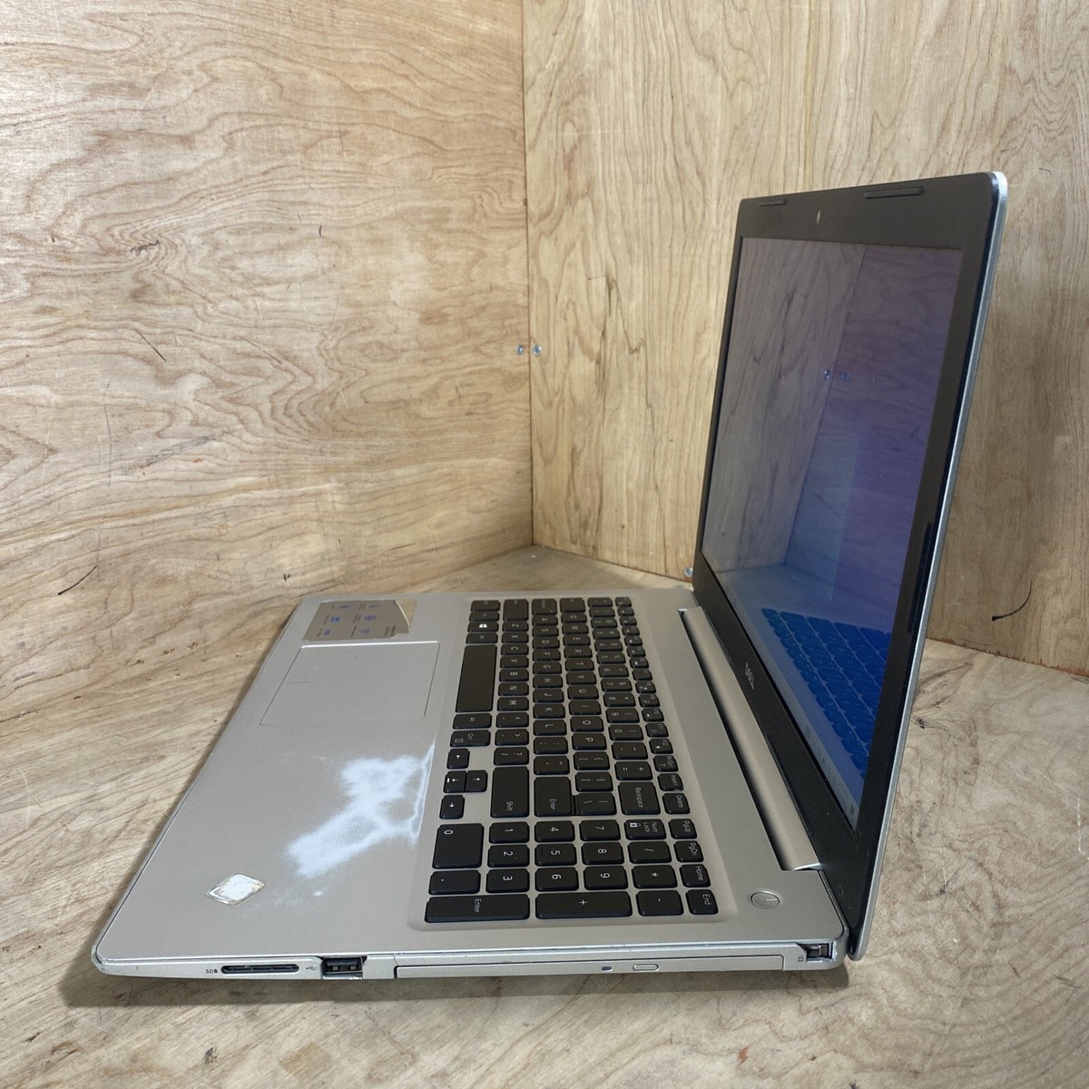 DELL Inspiron 15-5100 | i7-8550U@1.8GHz | 16GB | 960GB SSD | W10H