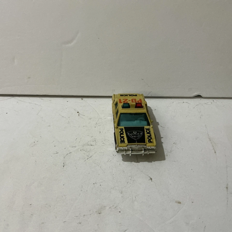 Matchbox Ford LTD PD-21 Yellow Police Car 1/64 Scale Loose USED - Image 3 of 4