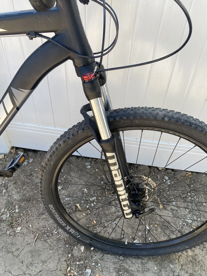 Fuji tahoe 1.5 29 inch mountain Bike M/L frame (need To Install Rear Brake) - Image 3 of 4