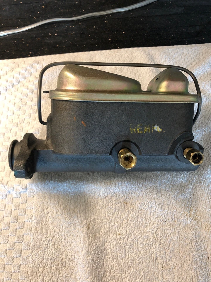 Camión furgoneta Ford F100 1973-79 cilindro maestro Bendix 2227831 reconstruido nuevo de stock Foto 2 de 4