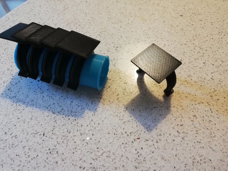 KIT 6 GANCI GANCIO A MOLLE PER ZOCCOLO BATTISCOPA CUCINA, I PIU' RESISTENTI - Immagine 3 di 4