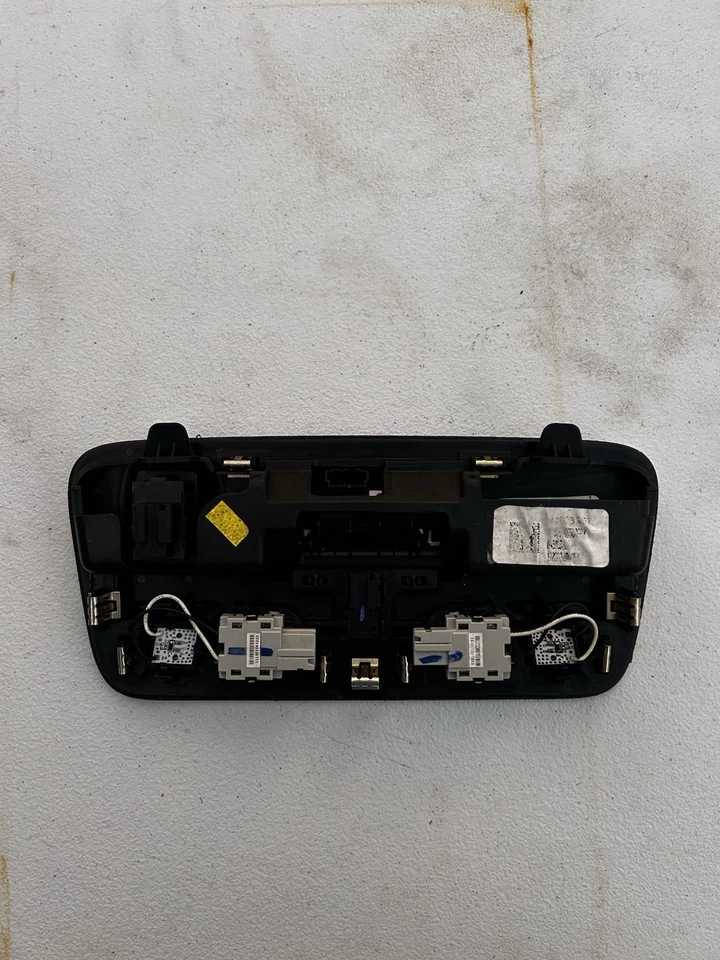 Chevrolet Camaro 2017 6,2 iluminación interior techo corredizo botón negro 84026957 Foto 2 de 2