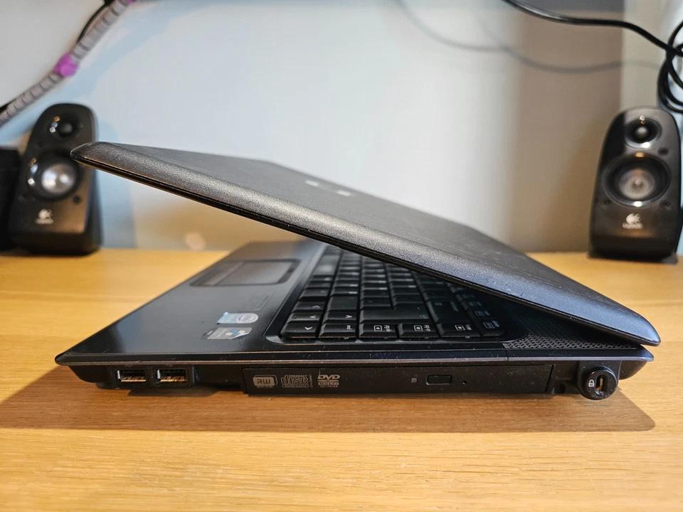 15" Compaq Presario C765EM Celeron Vintage Retro Legacy Windows 7 Laptop - Image 3 of 4