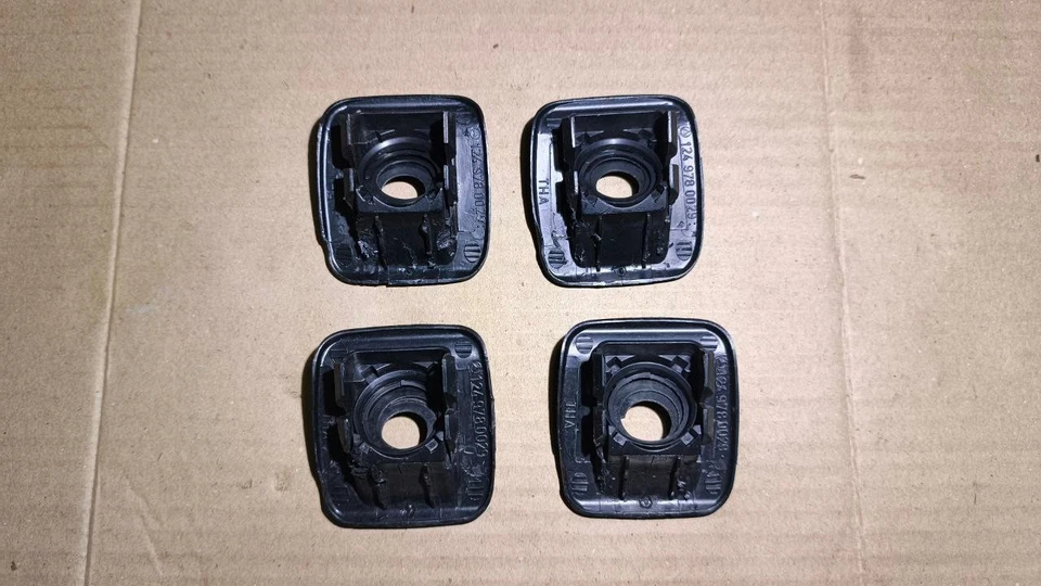 Mercedes-Benz W124 Sedan Rear Left & Right Head Rest Set 2x Black Leather & Trim - Image 3 of 4