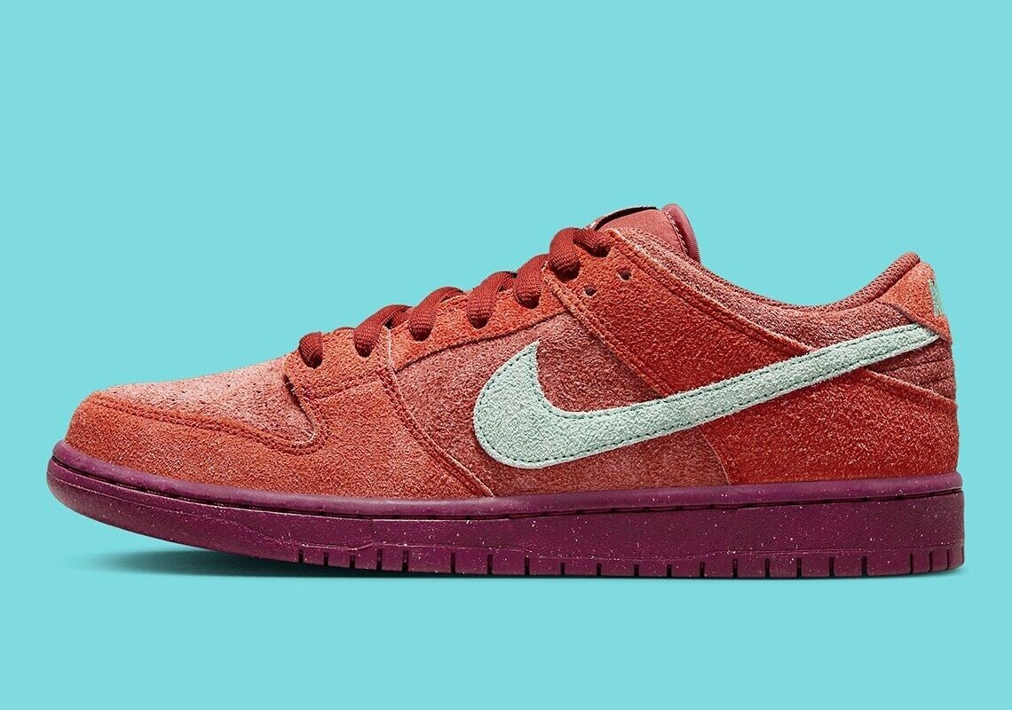 Nike SB Dunk Low Pro PRM Mens Size 11.5 Mystic Red Emerald Nike SB Dunk Low Pro PRM Mens Size 11.5 Mystic Red Emerald