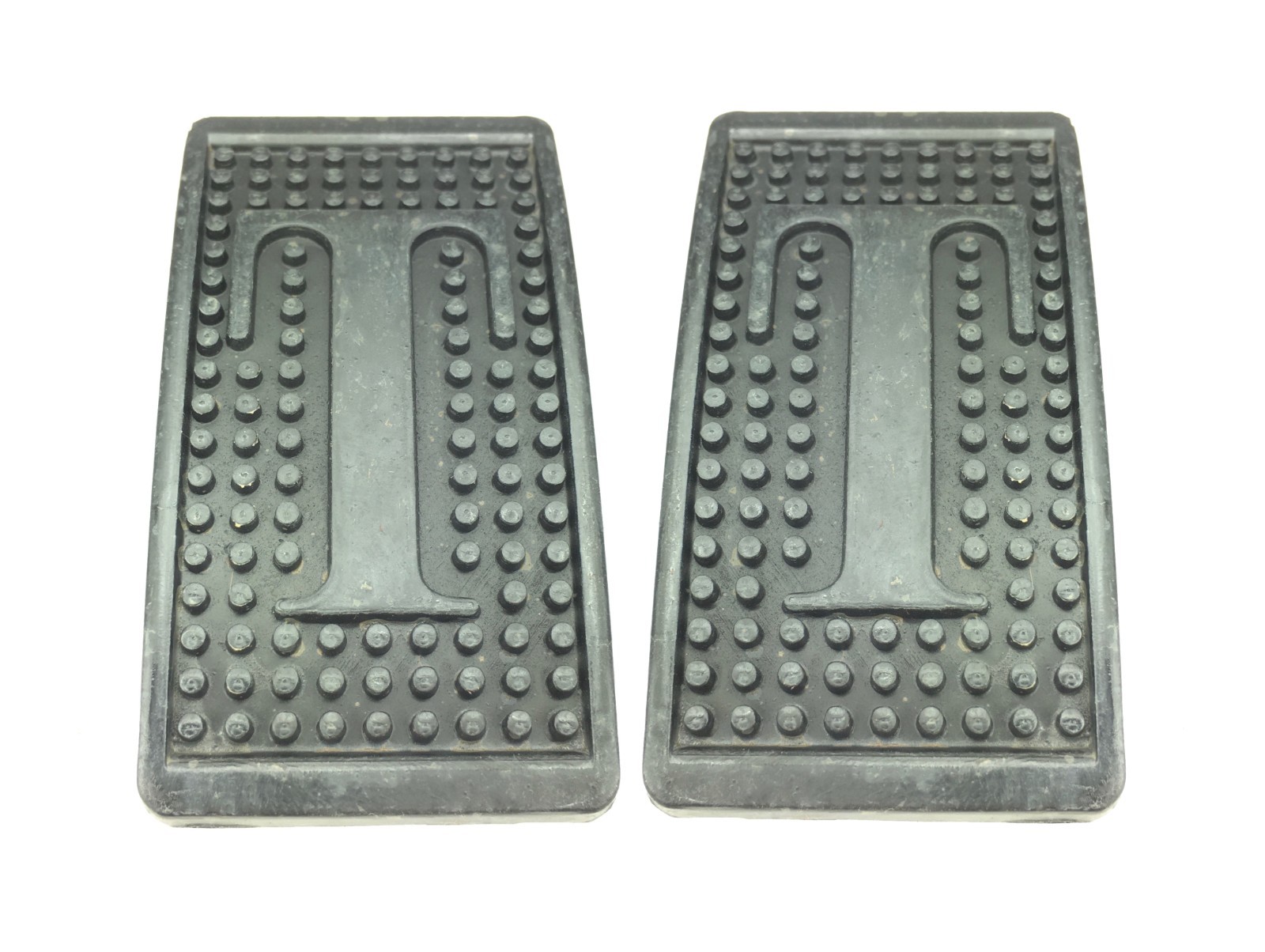 Pair of New Brake & Clutch Pedal Pads Triumph TR3 TR4 TR6 Spitfire GT6