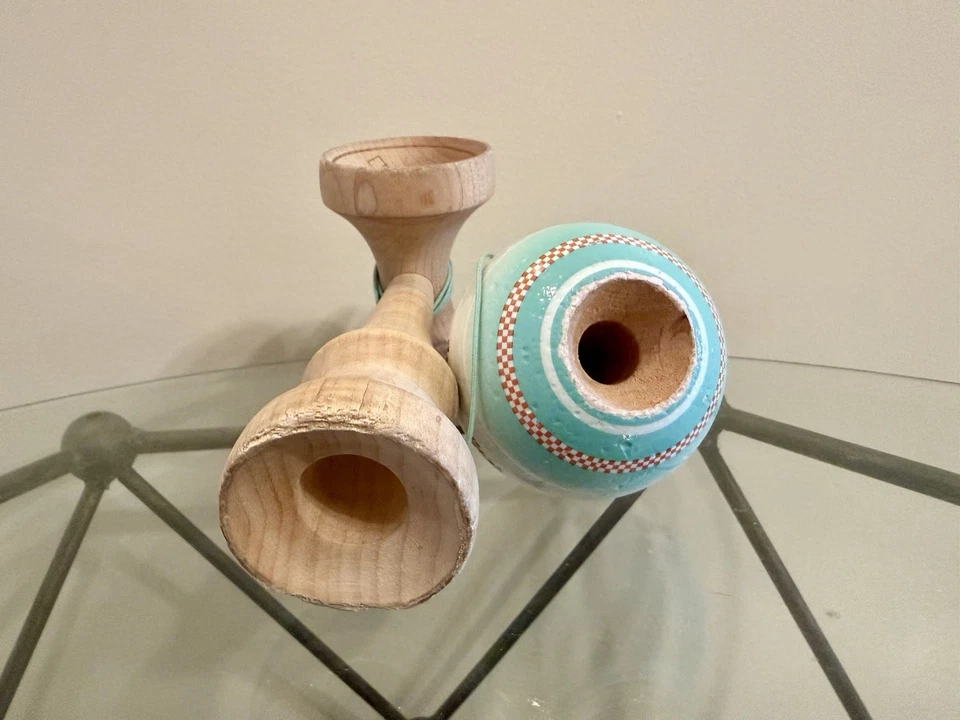 Usado Locked Studios Kendama Gabe Pro Modelo Arce Ken Beech Tama Foto 4 de 4