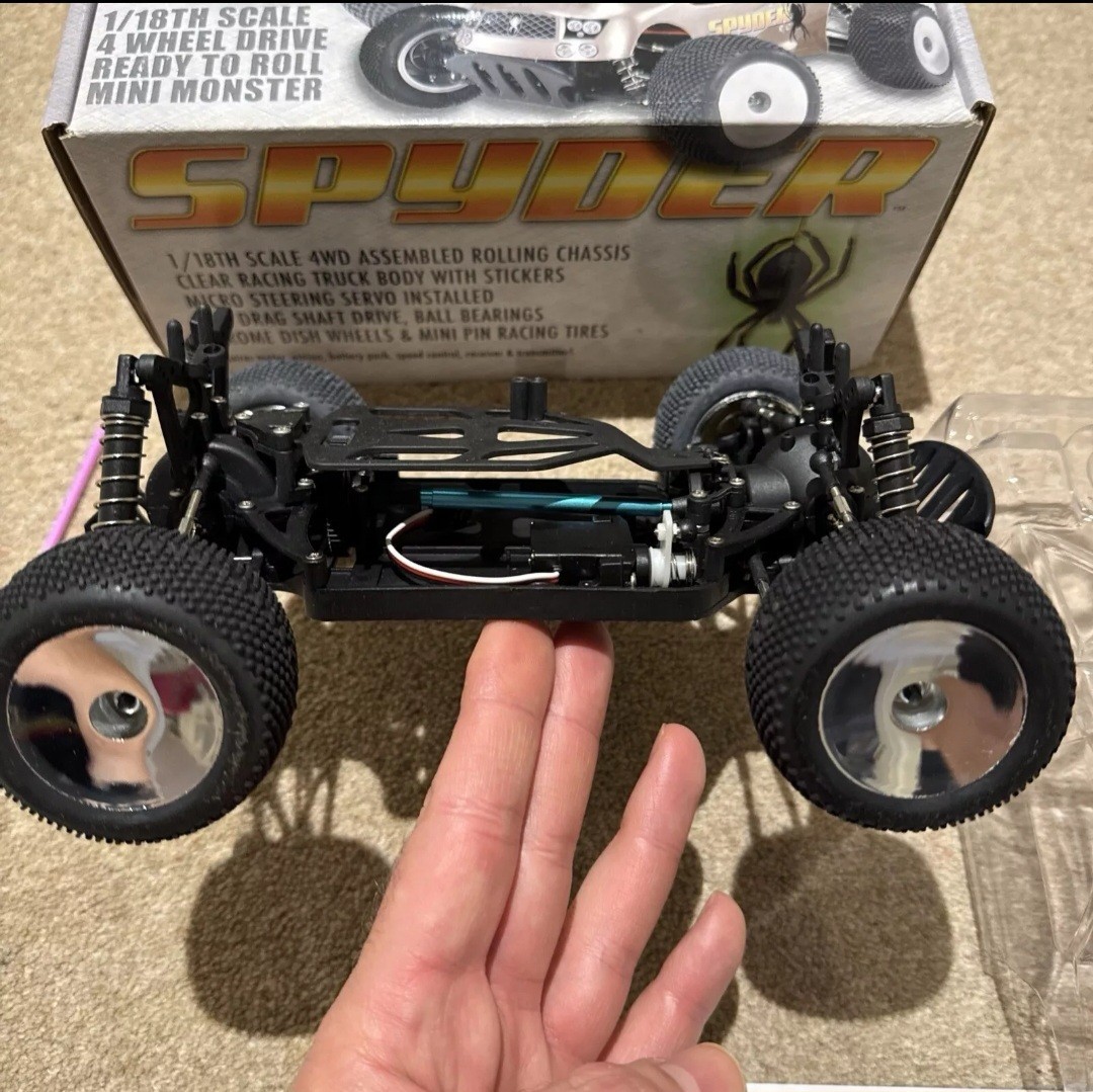 New Kyosho Itsy Bitsy Spyder Pro 4WD RC Truggy 1/18 Scale