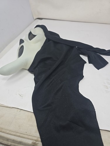 Vtg Scream Ghost Face Mask Easter Unlimited Glows in the Dark Horror Halloween - Picture 7 of 7