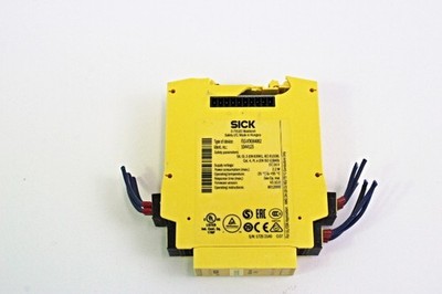 SICK FX3-XTIO84002 Safety Relay 1044125 - Cover broken -used-