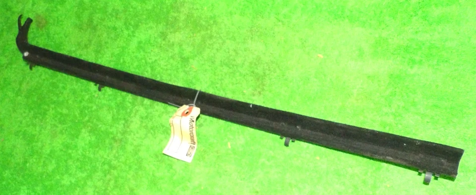 1983-1990 Ford Ranger Bronco II XLT Explorer NOS LH DOOR GLASS BELT WEATHERSTRIP - Image 2 of 4