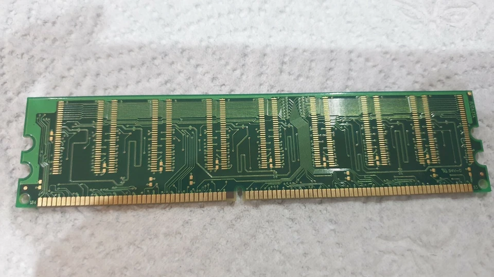 256MB HYNIX PC2100U-25330 HYMD232646A8R-H WD MEMORY RAM DIMM DESKTOP DDR 266MHz - Image 3 of 3