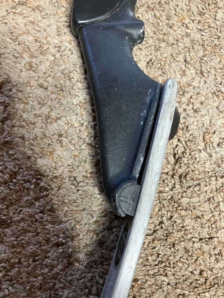 Darton Falcon Compound Bow With 2 Extreme Sights - Image 4 of 4