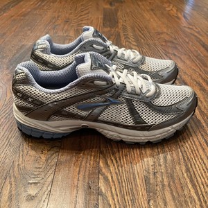 shoes like brooks dyad