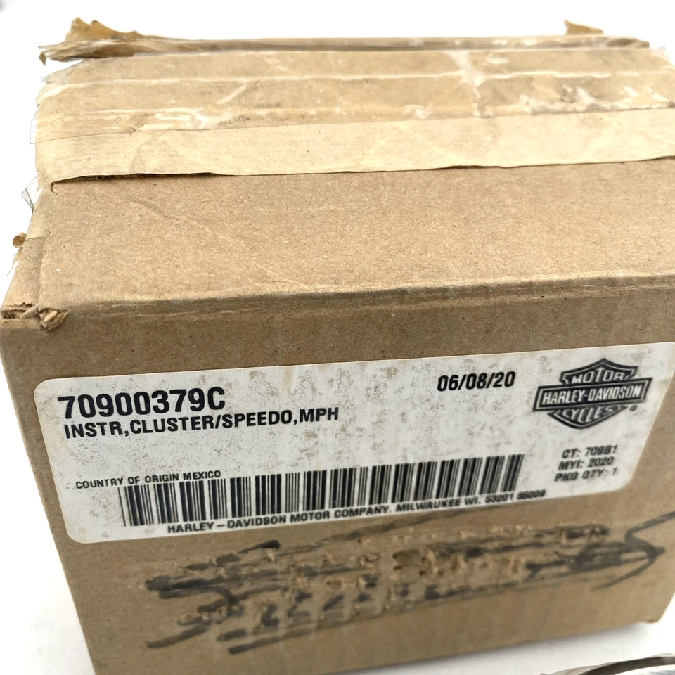 oem Harley 70900379C Speedometer Speedo Odometer Gauge 14-21 Road King Touring - Image 2 of 4