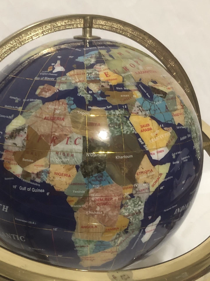 Globo y trípode de piedras preciosas de océano lapislázuli azul de 13" de alto soporte dorado y brújula Foto 3 de 4