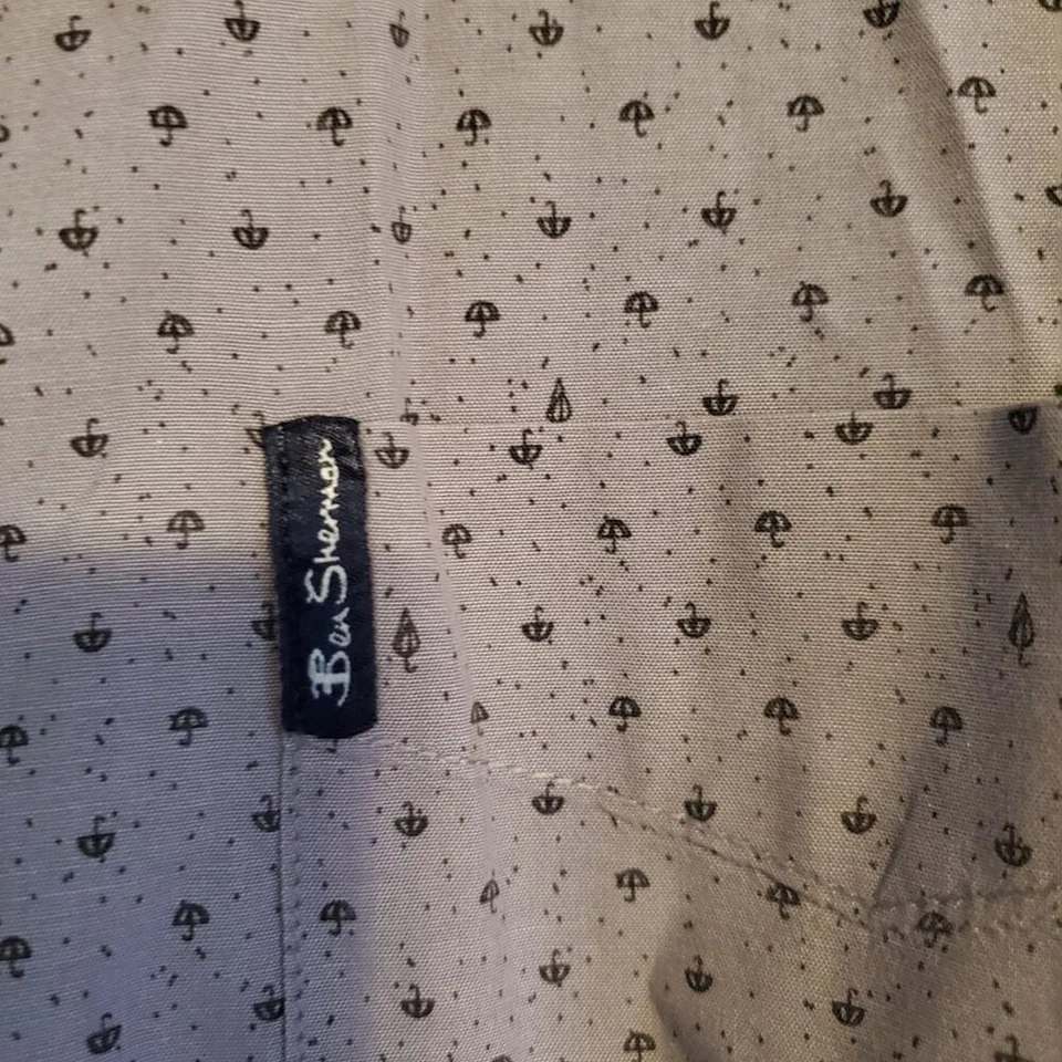 Camisa informal con botones manga larga con patrón de paraguas gris Ben Sherman para hombre Foto 4 de 4