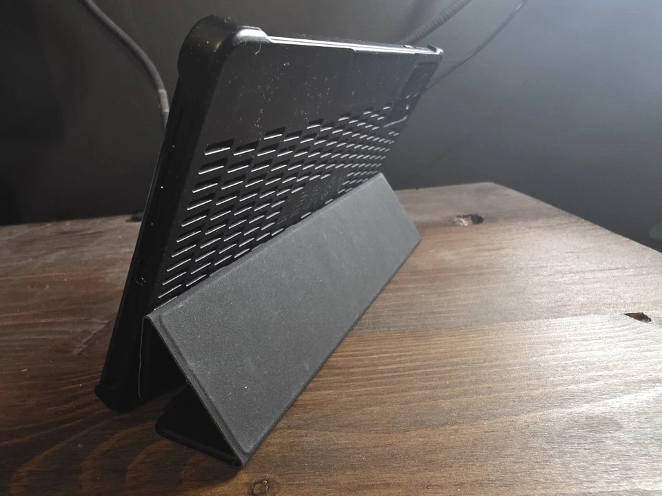 BUNDLE: Lenovo Legion Y700 2025 Gaming Tablet, Lenovo Stylus & Folio Case - Image 4 of 4