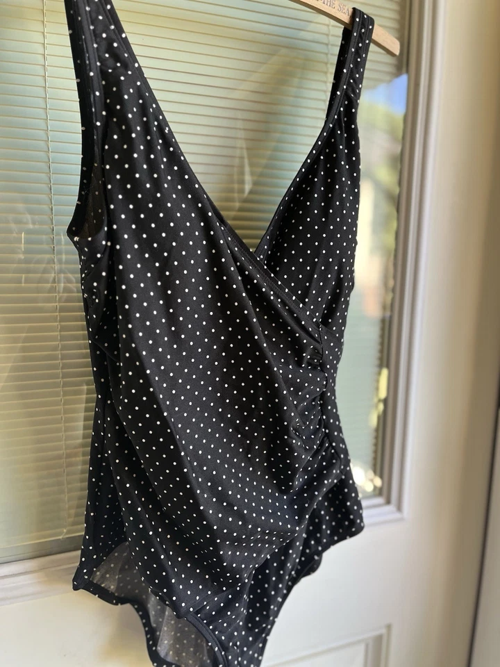 Traje de baño Jantzen vintage años 90 lunares negros de una pieza modesto abrigo sintético clásico Foto 2 de 4