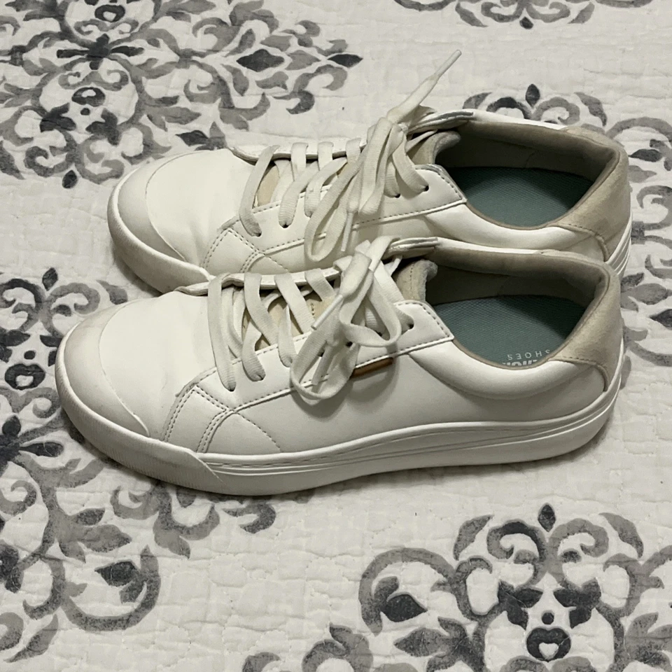 Dr. Scholl's Time Off Sneakers Women Size US 8.5M Wh Faux Leather Lace-Up Shoes - Image 3 of 4