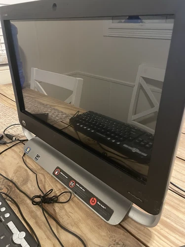 HP TouchSmart 320-1030 AMD A4-3400 4GB DDR3 Ram 20" Touch All-In-One Win 7