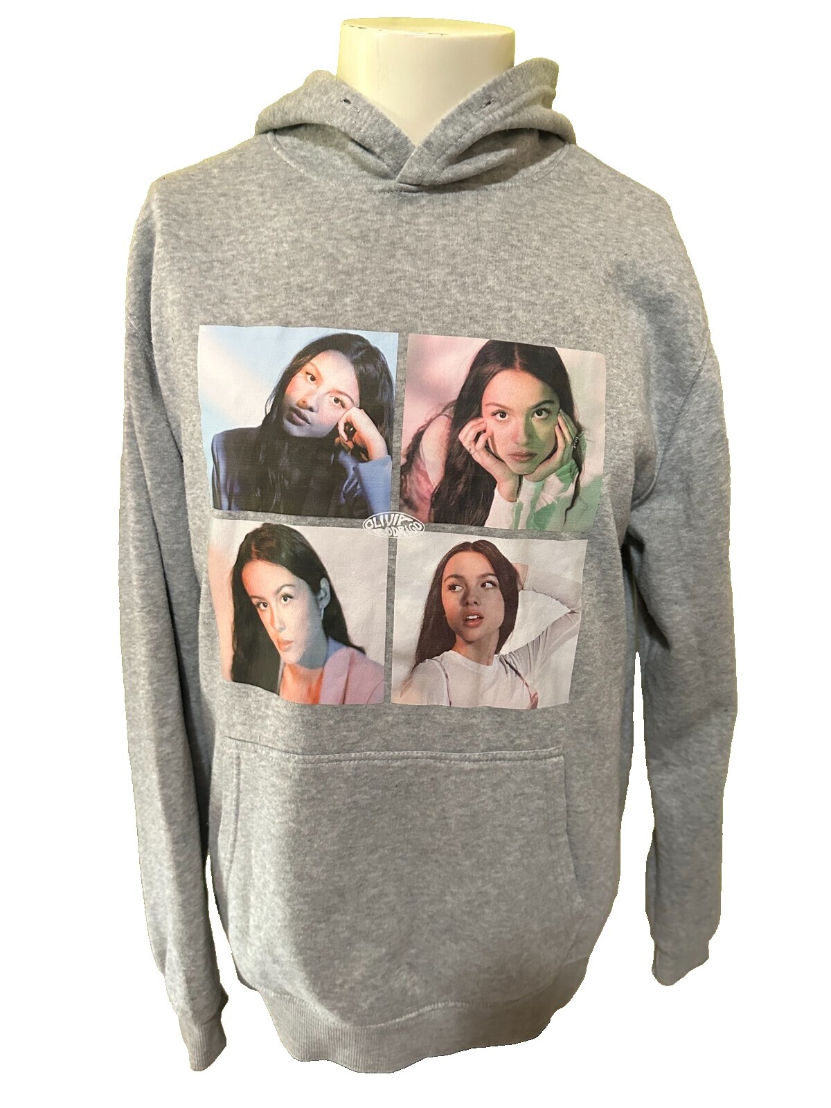 【新品未開封】Olivia Rodrigo パーカー Lサイズ 新品未開封】Olivia Rodrigo パーカー Lサイズ 2025年最新