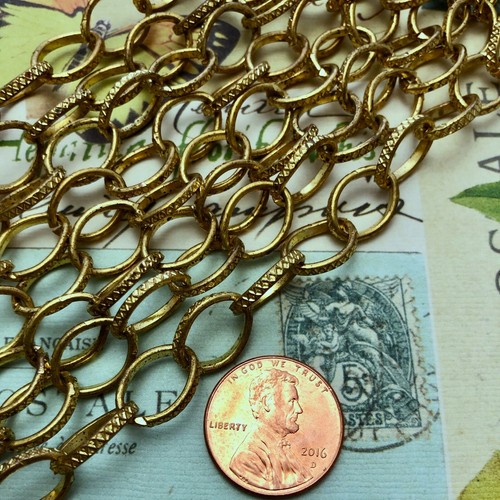 Textured Brass Chain (Sold By The Foot) 10x13mm - Picture 2 of 4