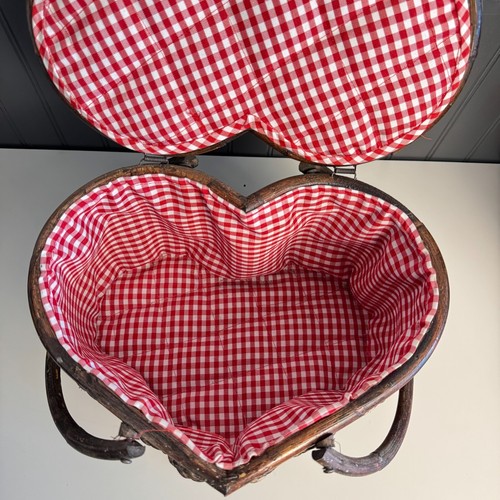 Vintage Heart Shaped Picnic Sewing Storage Basket Woven Wicker Rattan Handles - Imagen 5 de 10