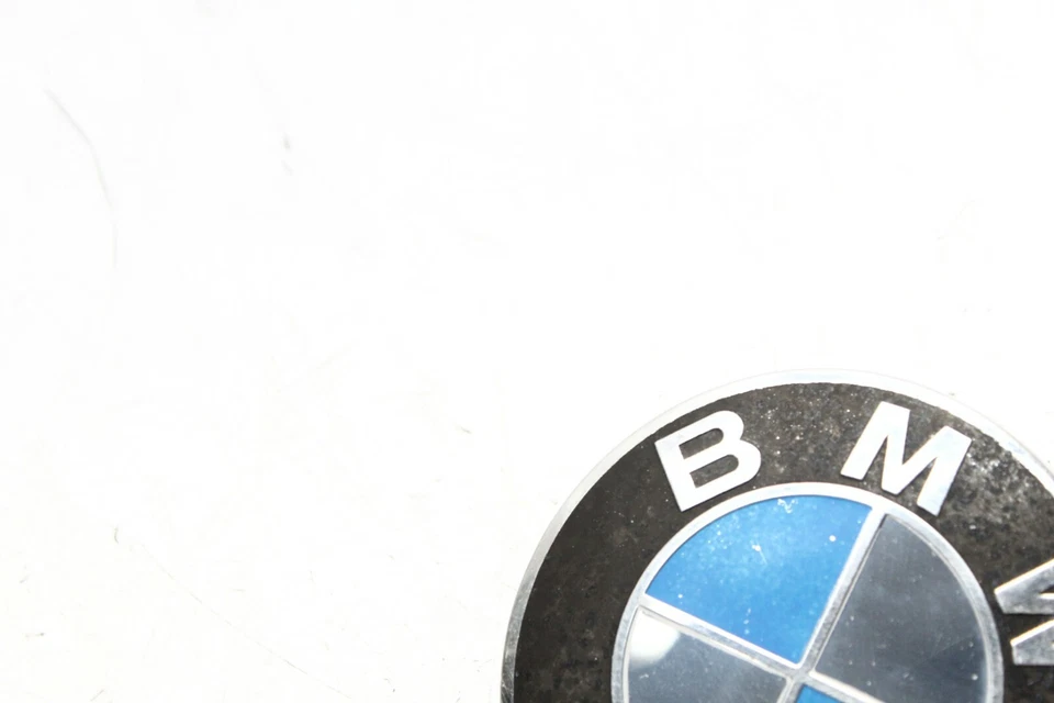 BMW 750i 750Li E66 2006-2008 capó delantero emblema OEM logotipo insignia P8544 Foto 2 de 4