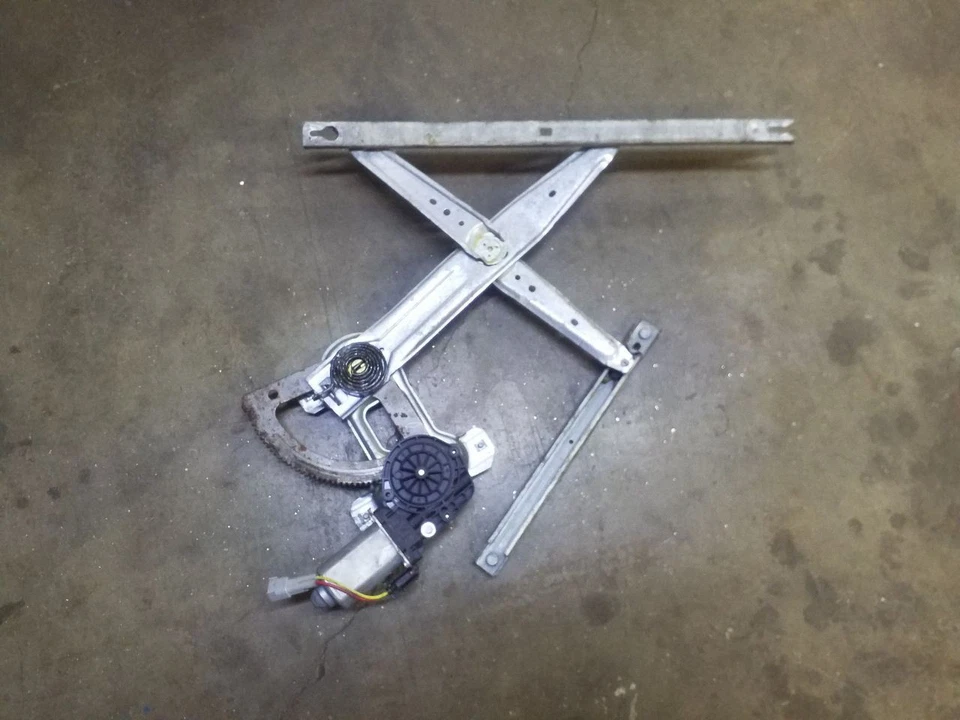 Regulador de ventana delantera de pasajero - a través del 29/07/03 | Se adapta a Ford Excursion 2000-2003 Foto 3 de 4