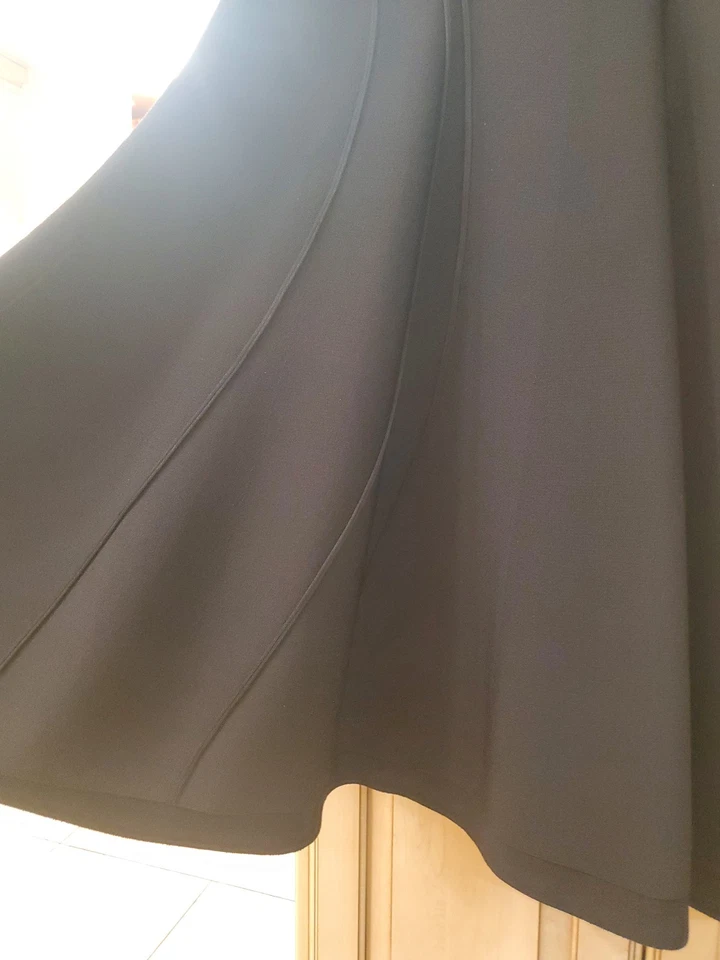 Oscar de la Renta - Vestido negro ajustado y acampanado con diseño de malla estampada talla S Foto 4 de 4