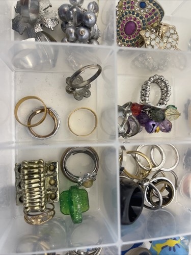 Schachtel mit über 50 Ringen meist Kostüm und verstellbar. SPASS!! Nachlassfund - Bild 7 von 13