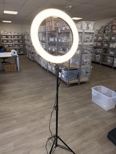 Zestaw oświetlenia pierścieniowego NEEWER: 18"/45CM 55W 5600K ściemnialne światło pierścieniowe LED