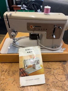 Vintage Singer Nähmaschine 427 mit Anleitung und Fußpedal