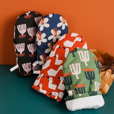 1Pc Heat Resistant Microwave Oven Mitts Cotton Baking Mittens (Random Color)