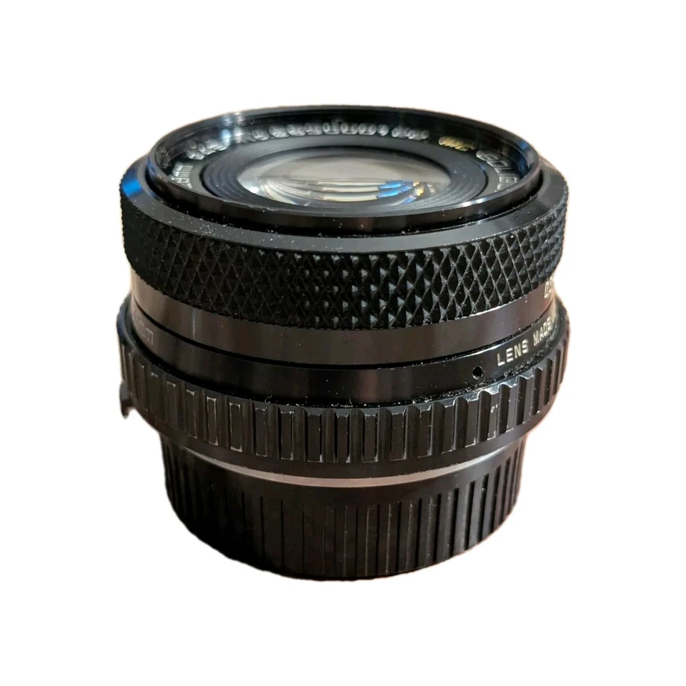 Soligor 28mm F/2.8  Wide Angle Lens  For Minolta Film Cameras 1:2.8 - Image 3 of 3