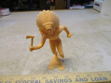 VTG Marx 6" Peach Indian Chief Running w/Headress Plastic Figure Toy J51
