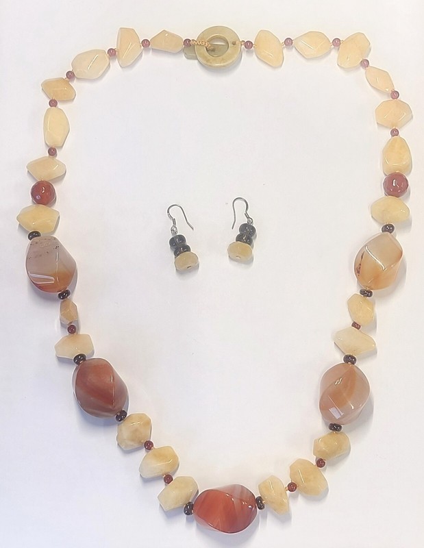 Agate stone, yellow Jade & Garnet 24"Necklce & Earrings w/Jade toggle clasp #160